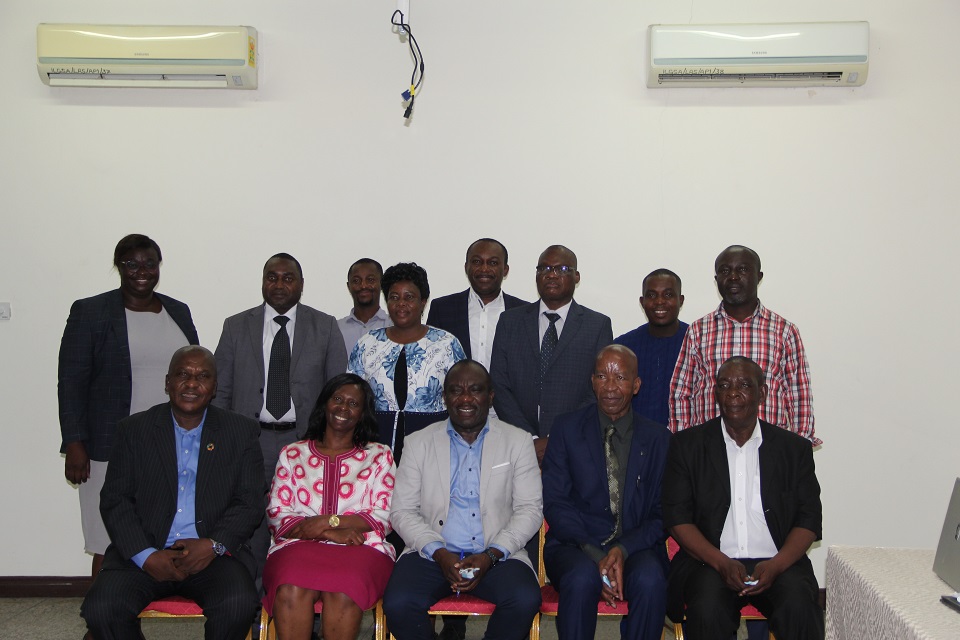 Delegation from Zimbabwean Local Government visits ILGS